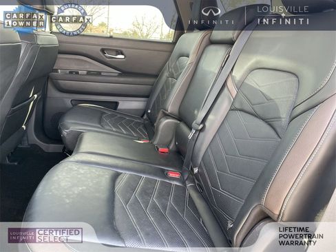 Used 2024 Nissan Pathfinder Platinum w/ Cargo Package image 15