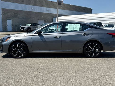 Certified 2024 Nissan Altima 2.5 SR FWD image 9