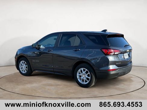 Used 2022 Chevrolet Equinox LS w/ LS Convenience Package image 5