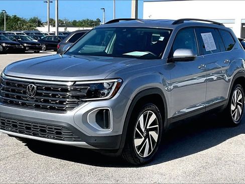 Certified 2025 Volkswagen Atlas SE AWD/4WD image 9