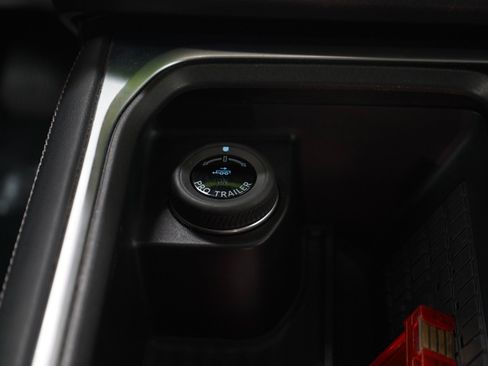 Used 2025 Ford Expedition Platinum AWD/4WD image 24