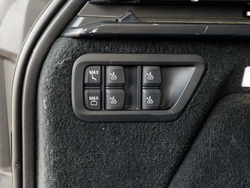 Used 2023 BMW X7 xDrive40i w/ Premium Package image 69