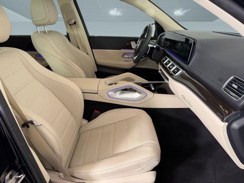 Used 2024 Mercedes-Benz GLS 450 4MATIC image 22