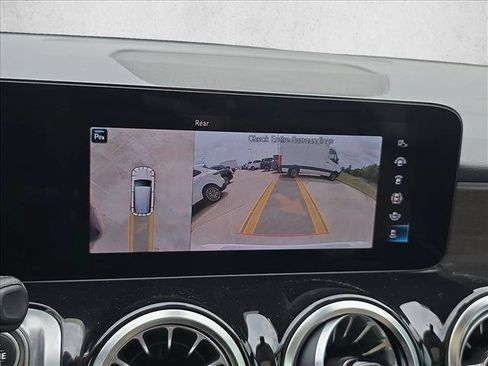 Certified 2023 Mercedes-Benz GLB 250 image 10