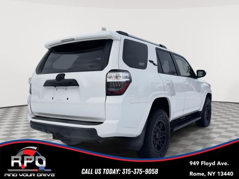 Used 2017 Toyota 4Runner TRD Off-Road image 5