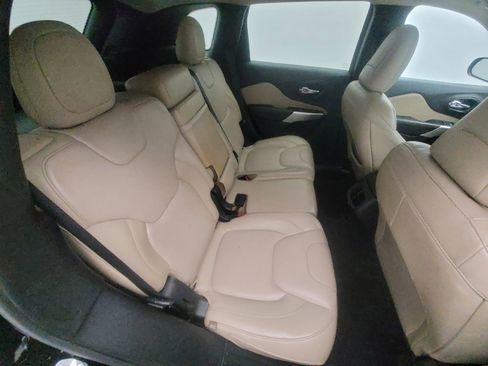 Used 2018 Jeep Cherokee Limited image 19