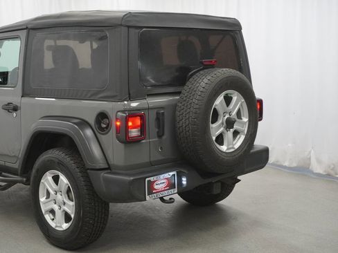 Used 2019 Jeep Wrangler Sport w/ Quick Order Package 24S AWD/4WD image 13