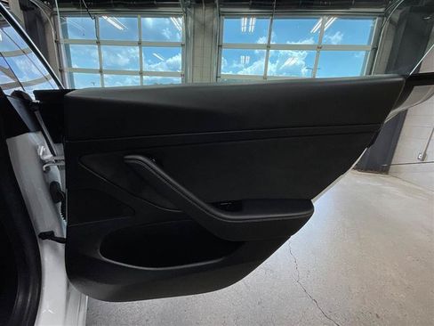 Used 2020 Tesla Model 3 Standard Range RWD image 21