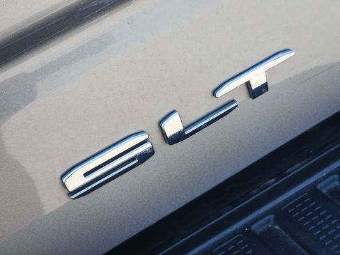 Used 2025 GMC Sierra 1500 SLT AWD/4WD image 12