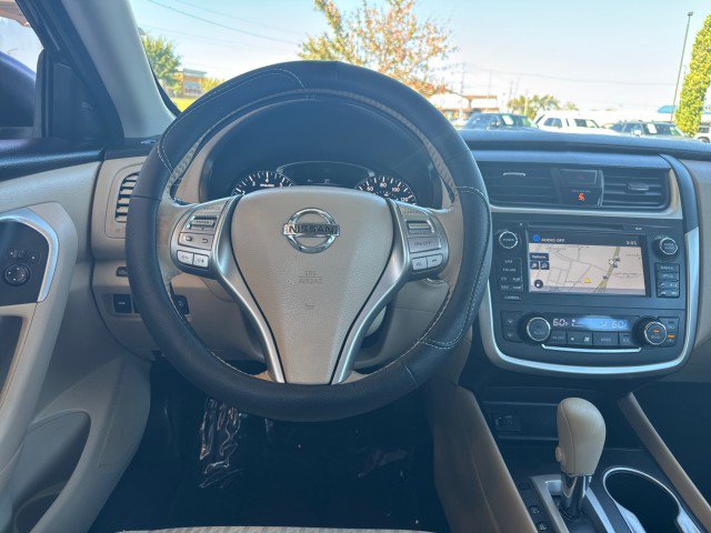 Used 2016 Nissan Altima 2.5 SV w/ Convenience Package FWD image 8