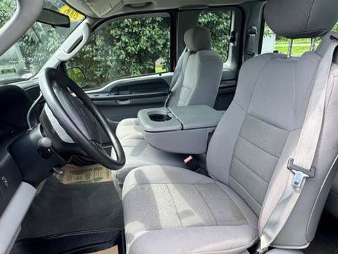 Used 2006 Ford F250 XL RWD image 13