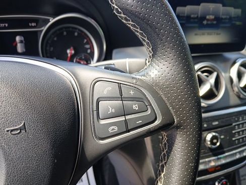 Used 2018 Mercedes-Benz GLA 250 4MATIC image 34