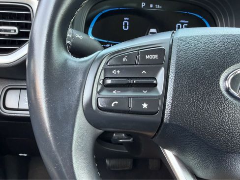 Used 2023 Hyundai Venue SEL w/ Cargo Package FWD image 26