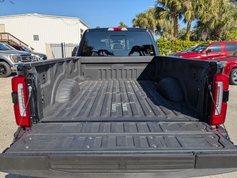 Used 2025 Ford F450 Platinum w/ FX4 Off-Road Package image 14