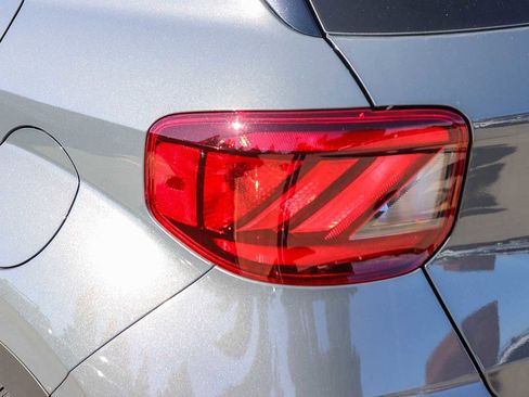 New 2026 Hyundai Venue SEL FWD image 9
