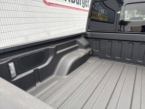 New 2025 Jeep Gladiator Sport image 11