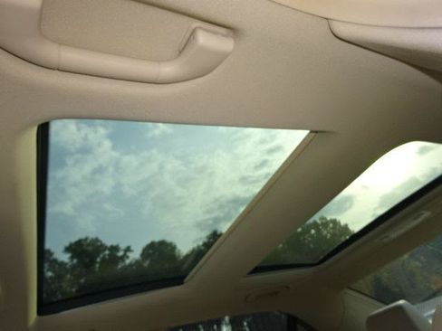 Used 2014 Mercedes-Benz E 350 Sedan image 14