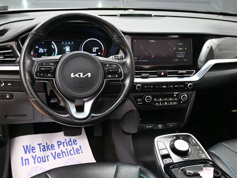 Used 2022 Kia Niro EX Premium w/ Cold Weather Package FWD image 31