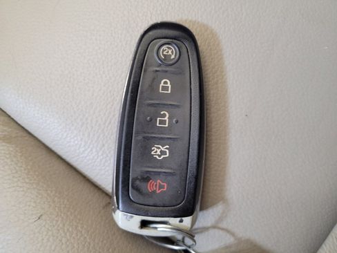 Used 2016 Ford Escape Titanium FWD image 32