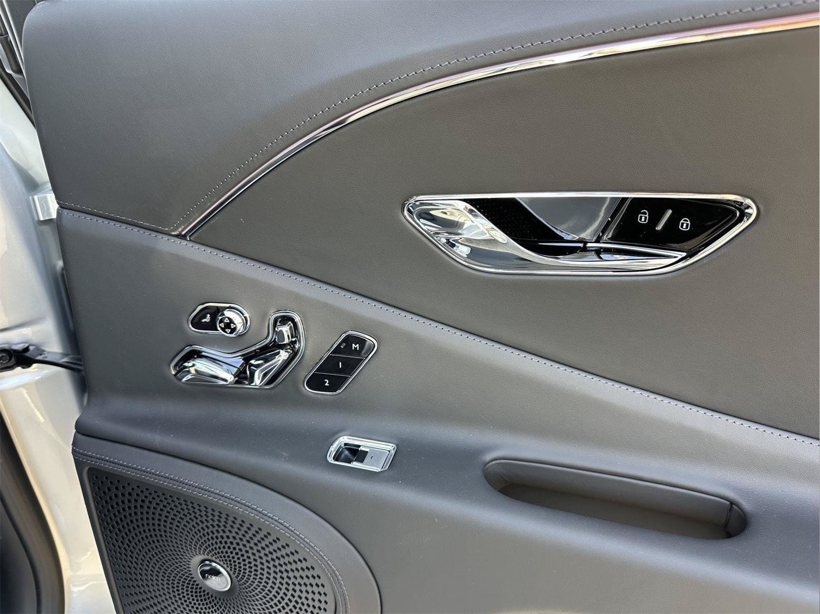 New 2026 Bentley Flying Spur V8 AWD/4WD image 29