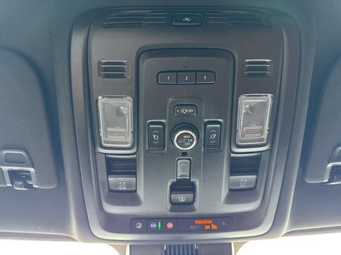 Used 2024 GMC Yukon Denali Ultimate AWD/4WD image 21