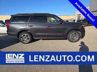 Used 2025 Ford Expedition Active video 1