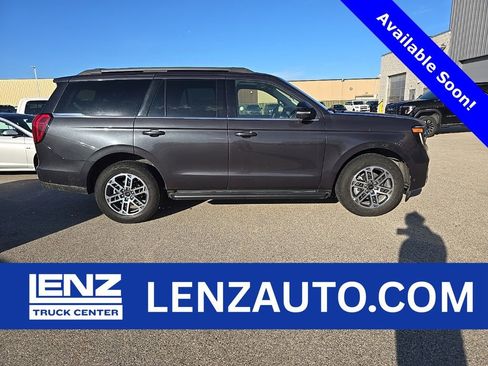 Used 2025 Ford Expedition Active image 1