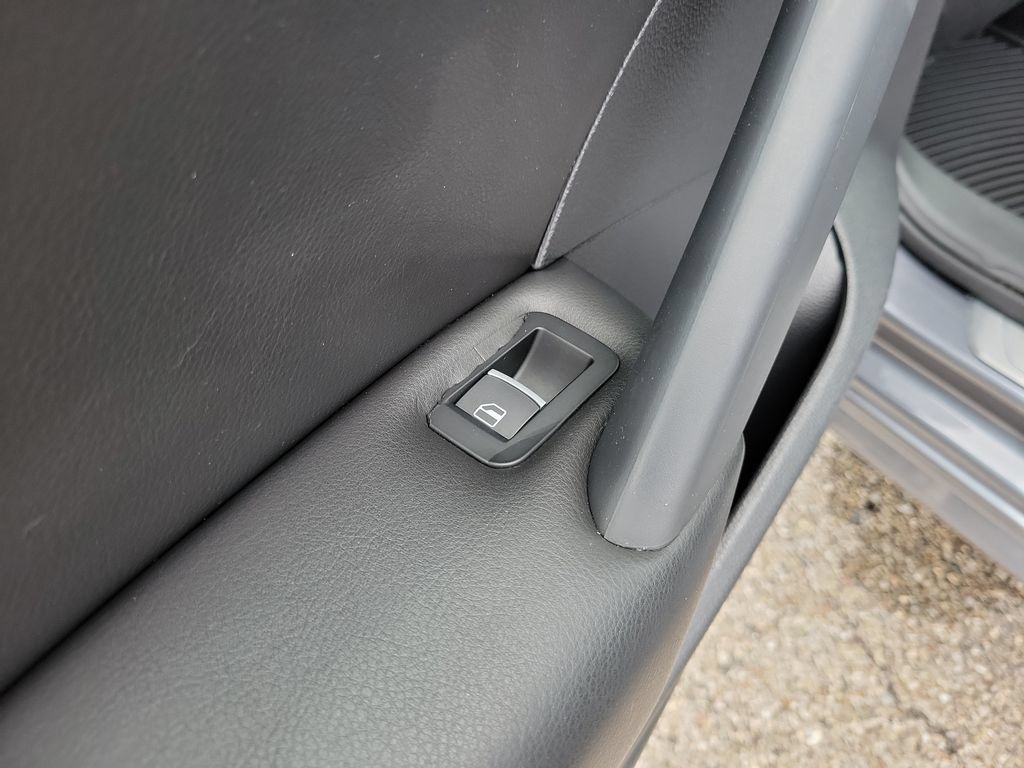 Used 2014 Volkswagen Passat TDI SEL Premium FWD image 15