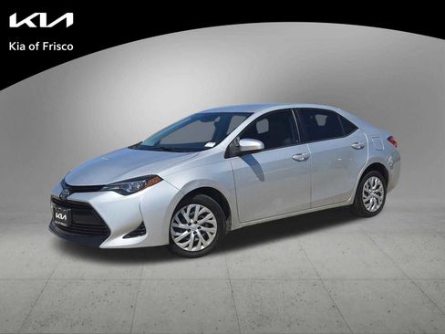 Used 2017 Toyota Corolla LE image 1