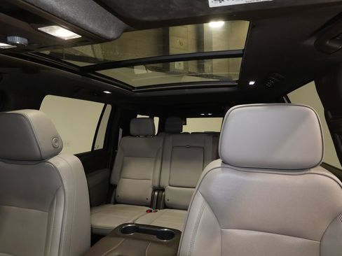 Certified 2023 GMC Yukon XL SLT image 18
