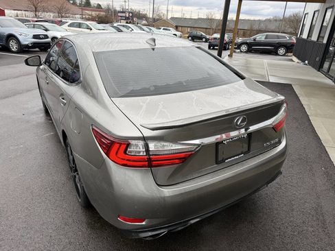Used 2016 Lexus ES 350 w/ Navigation System Package image 12