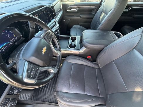 Used 2024 Chevrolet Silverado 2500 LTZ w/ LTZ Convenience Package AWD/4WD image 15