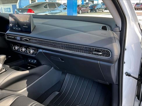 Certified 2026 Honda HR-V EX-L image 18