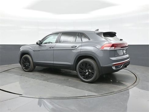 New 2026 Volkswagen Atlas Cross Sport SE image 5