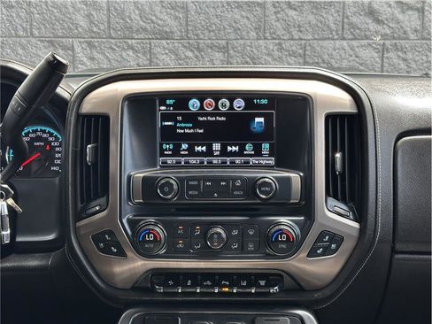 Used 2018 GMC Sierra 2500 Denali w/ Duramax Plus Package AWD/4WD image 24