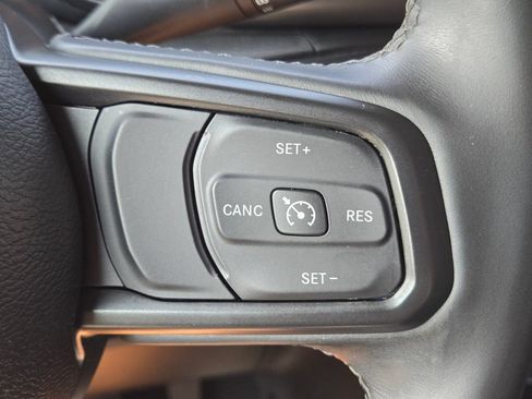 Used 2022 Jeep Wrangler Unlimited Sport AWD/4WD image 23