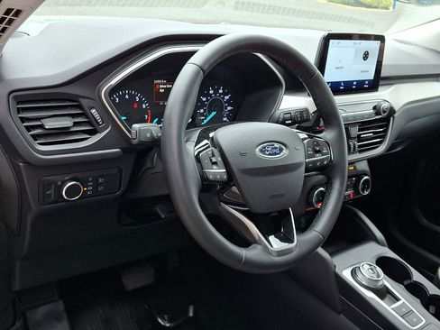 Certified 2022 Ford Escape SE w/ SE Sport Appearance Package AWD/4WD image 16