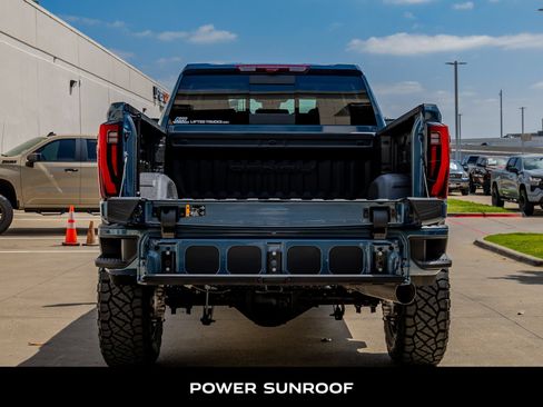 Used 2024 GMC Sierra 2500 Denali w/ Denali Reserve Package AWD/4WD image 9