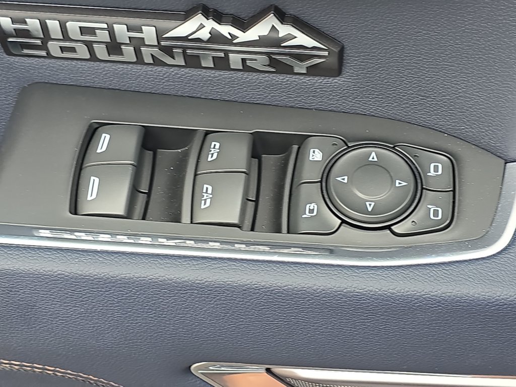 Used 2023 Chevrolet Silverado 1500 High Country w/ High Country Premium Package AWD/4WD image 30