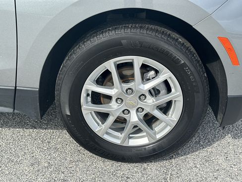 Used 2024 Chevrolet Equinox LT FWD image 12