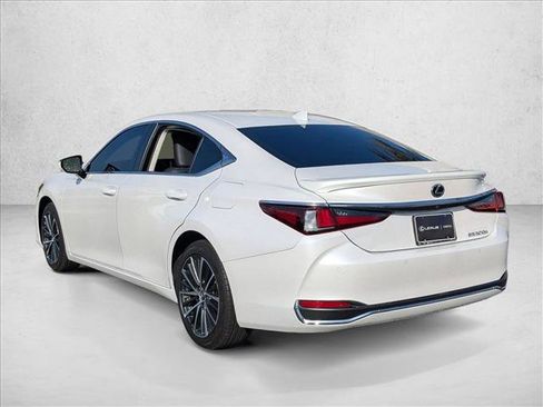 Certified 2024 Lexus ES 300h w/ Premium Package image 10