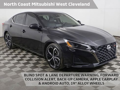 Used 2023 Nissan Altima 2.5 SR FWD image 1