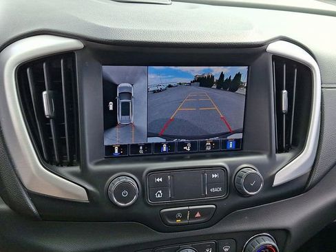Used 2022 GMC Terrain SLT w/ Infotainment Package II AWD/4WD image 18