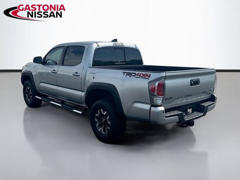 Used 2022 Toyota Tacoma TRD Off-Road w/ Technology Package AWD/4WD image 6