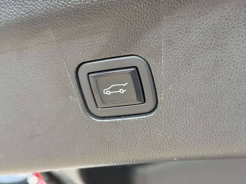 Used 2023 Buick Enclave Essence w/ Experience Buick Package AWD/4WD image 10