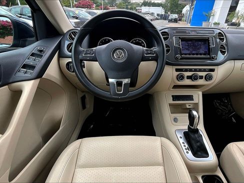 Used 2016 Volkswagen Tiguan SE FWD image 5