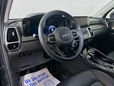 Certified 2023 Kia Sorento SX AWD/4WD image 9