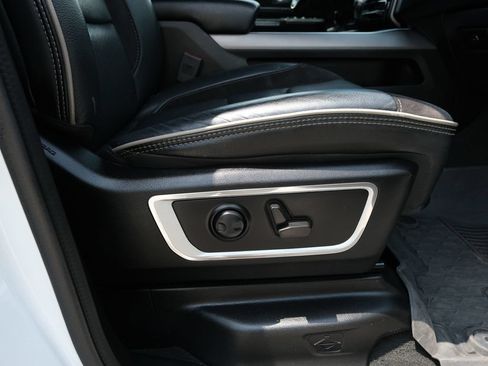 Used 2023 RAM 1500 Laramie AWD/4WD image 32