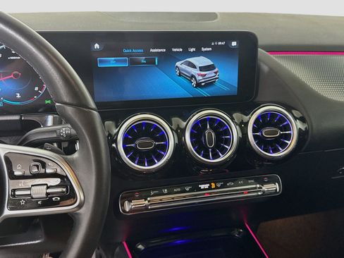 Used 2023 Mercedes-Benz GLA 250 w/ Premium Package image 18