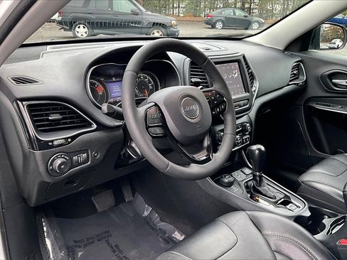 Used 2023 Jeep Cherokee Altitude Lux image 15